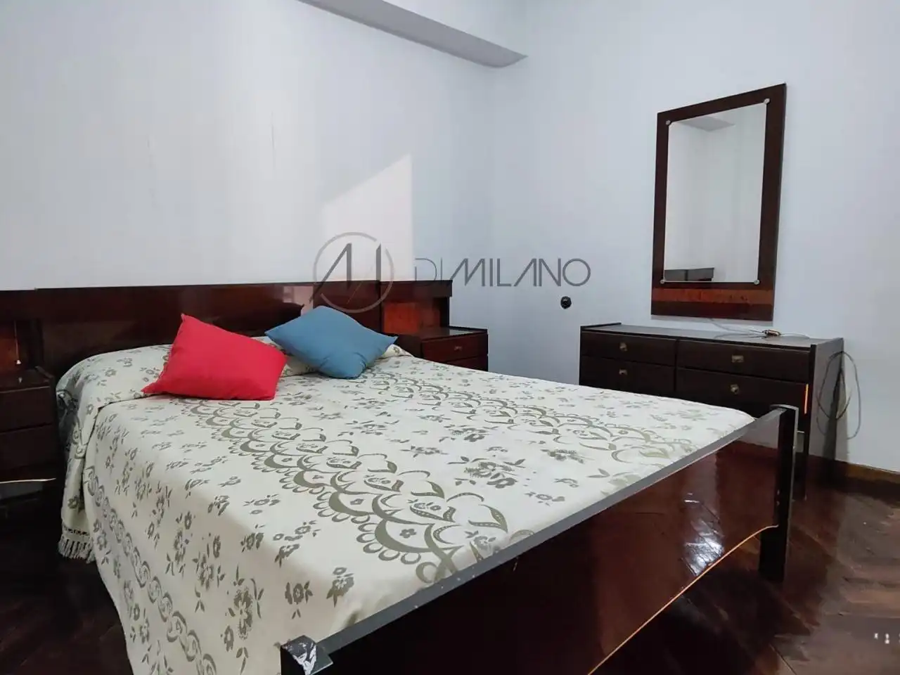 Habitación de Piso en venta en Vigo  con Parquet y Trastero