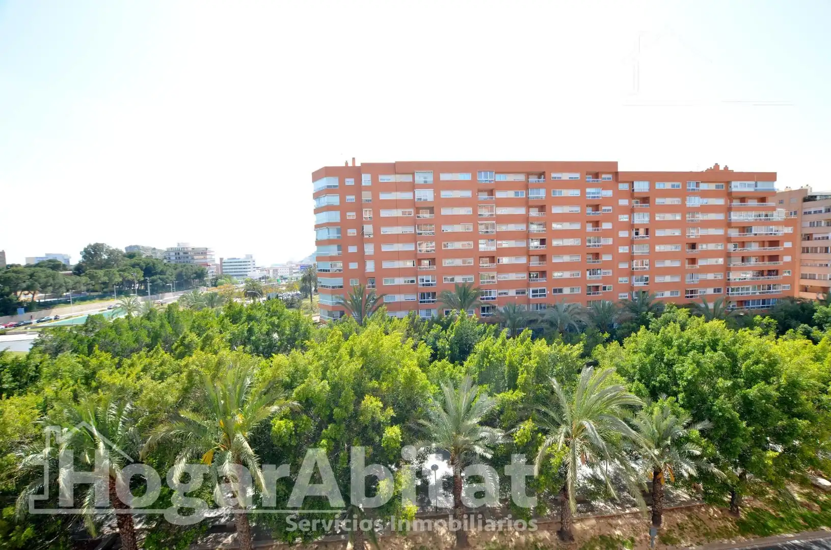 Vista exterior de Pis en venda en Alicante / Alacant amb Calefacció, Jardí privat i Balcó