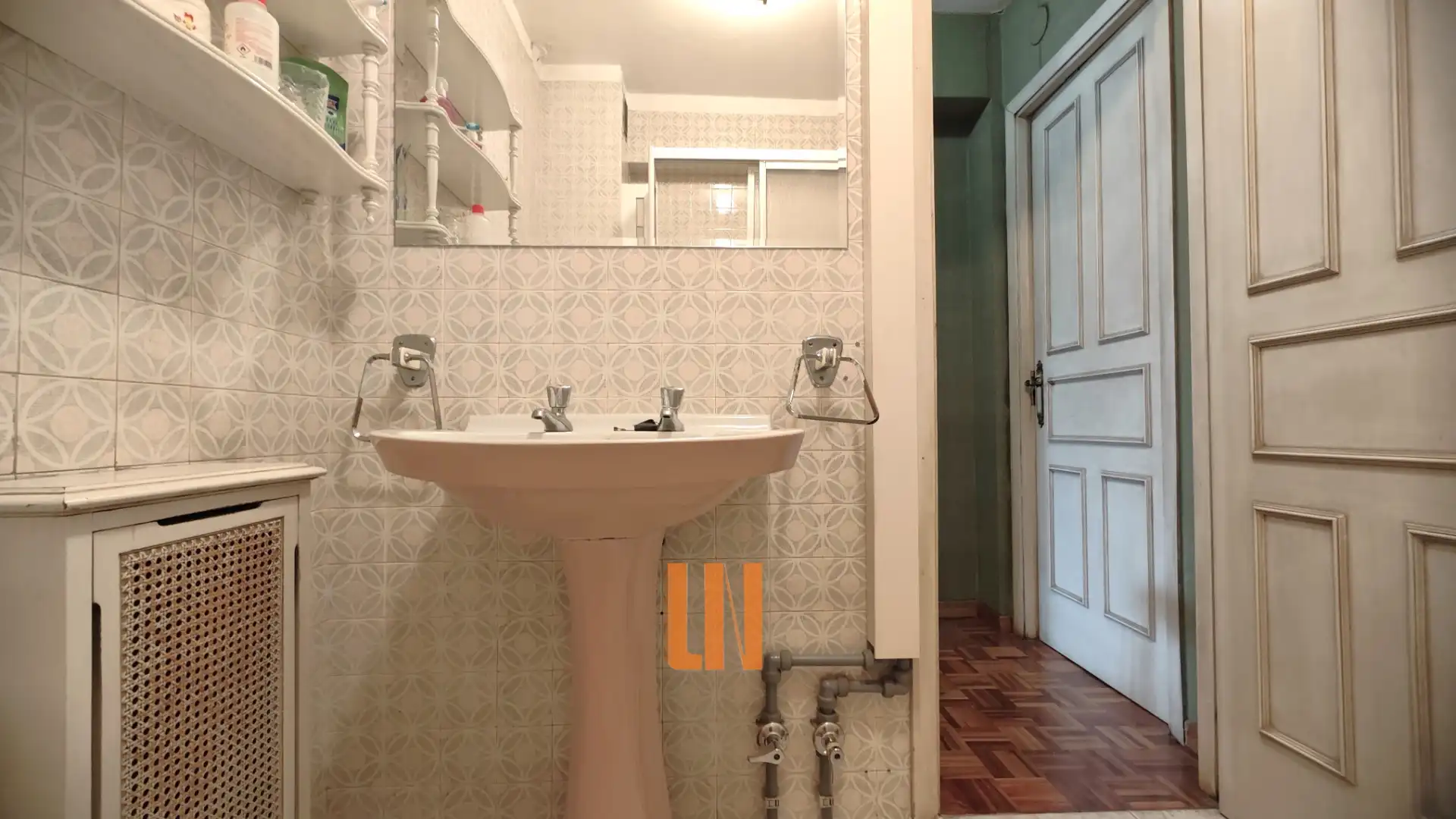 Bathroom of Flat for sale in A Coruña Capital   with Heating, Balcony and Internet