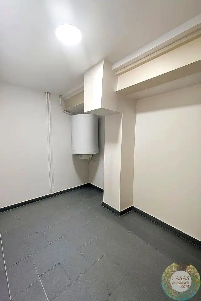 Business premises for sale in Carrer Constitució, imagen 6