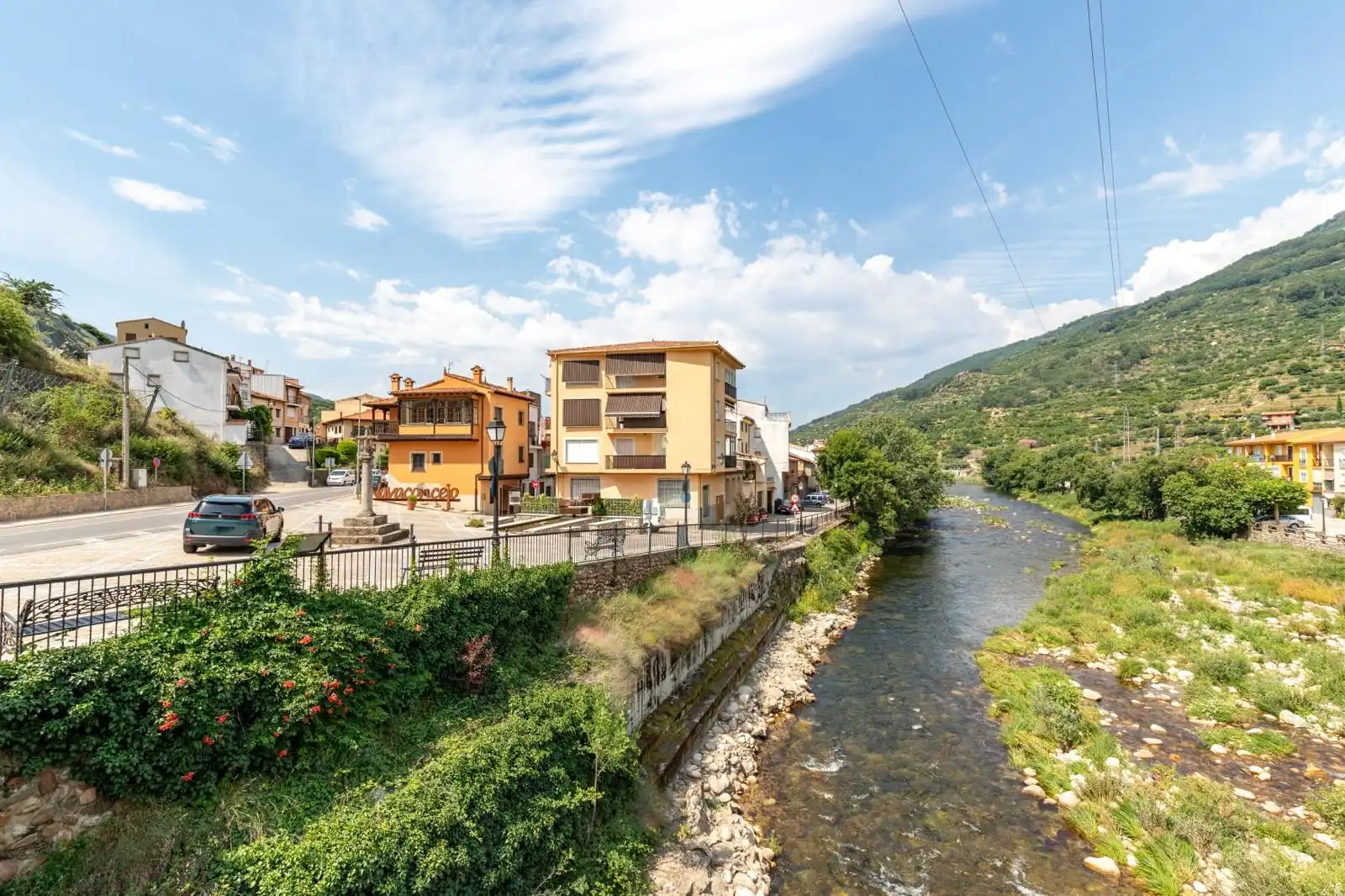 Vista exterior de Casa o xalet en venda en Navaconcejo amb Aire condicionat, Calefacció i Forn