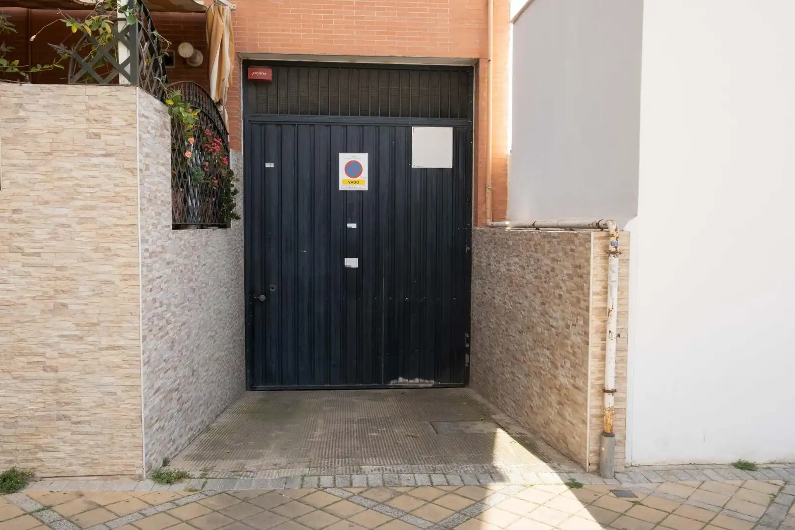 Parking de Dúplex en venta en Sevilla con Aire acondicionado y Piscina comunitaria