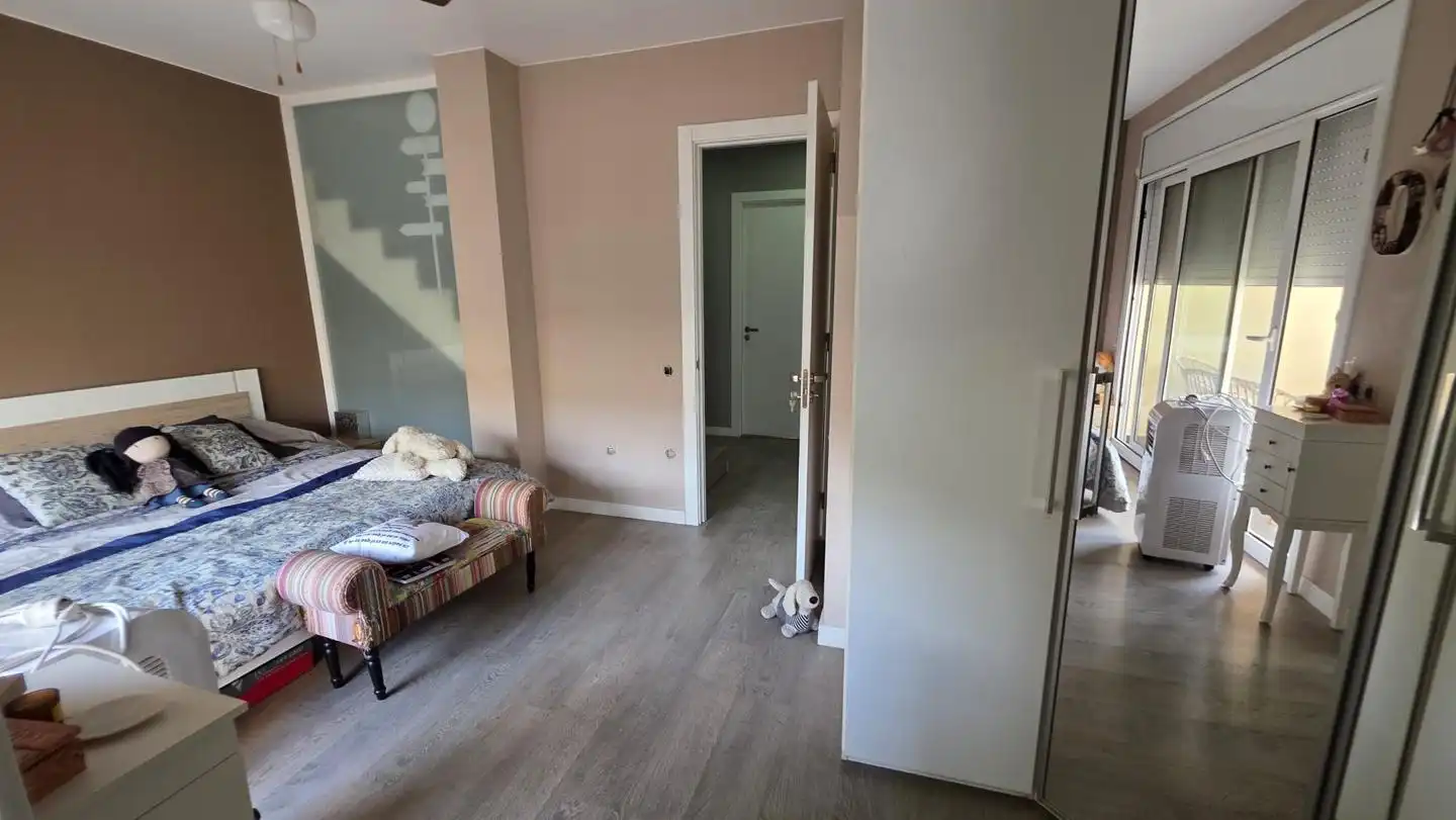 Bedroom of Ground floor for share in Terrassa  with Air Conditioner, Heating and Terrace