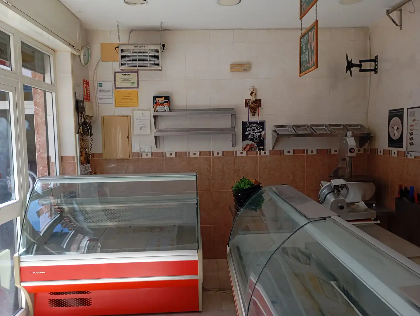 Local en venta en Málaga con Terraza y Amueblado