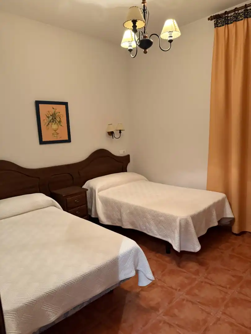 Habitación de Edificio en venta en Malpica de Tajo con Alarma