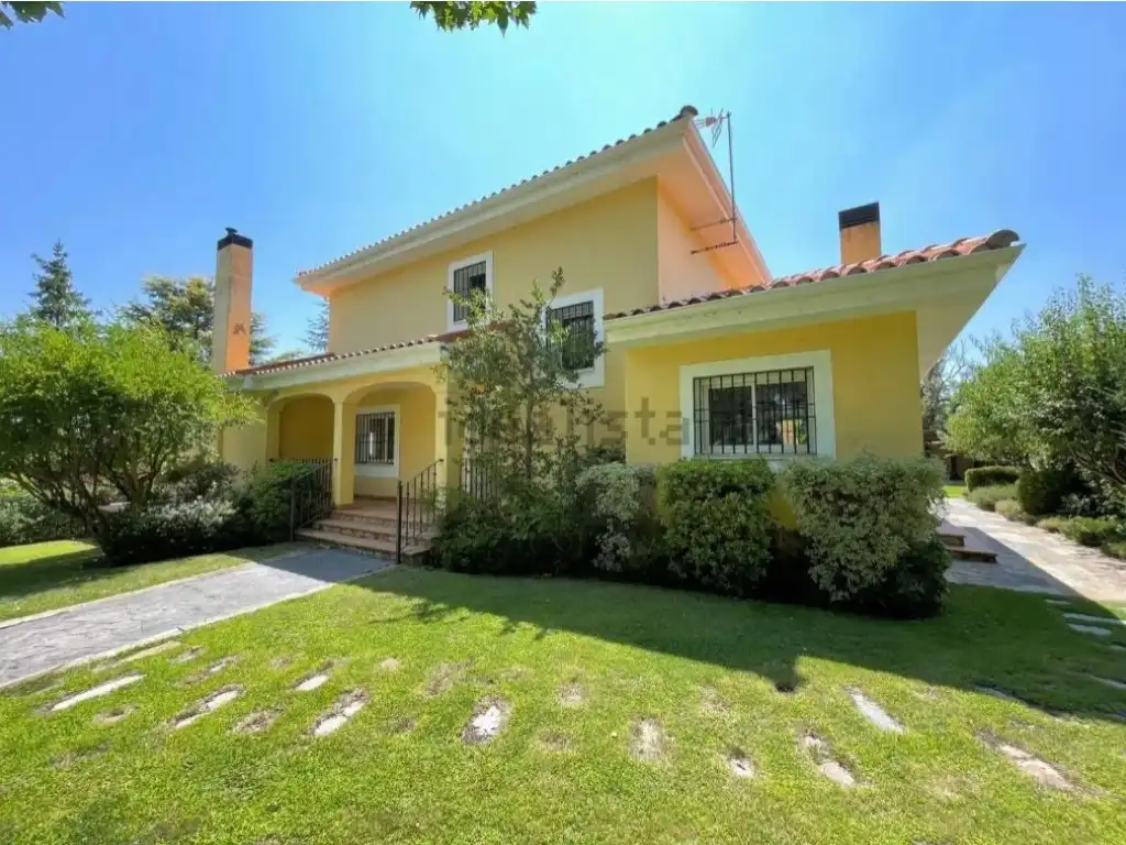 Exterior view of Houses for sale in San Lorenzo de El Escorial