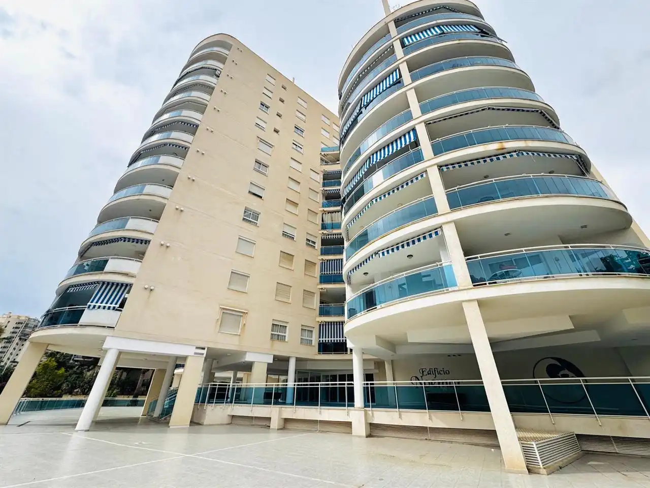 Vista exterior de Piso en venta en Villajoyosa / La Vila Joiosa con Aire acondicionado, Calefacción y Terraza