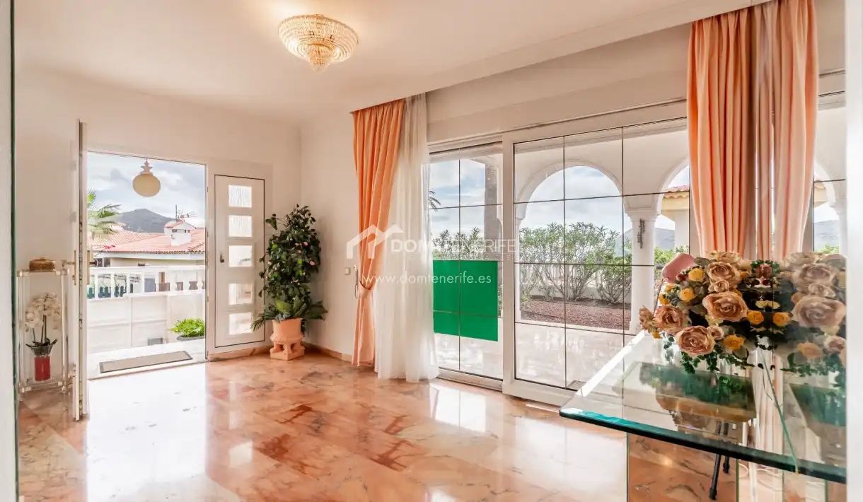 Casa o chalet en venta en Arona con Terraza, Piscina y Amueblado