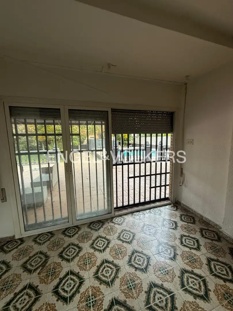 Vista exterior de Casa o chalet de alquiler en Paterna con Aire acondicionado, Calefacción y Jardín privado