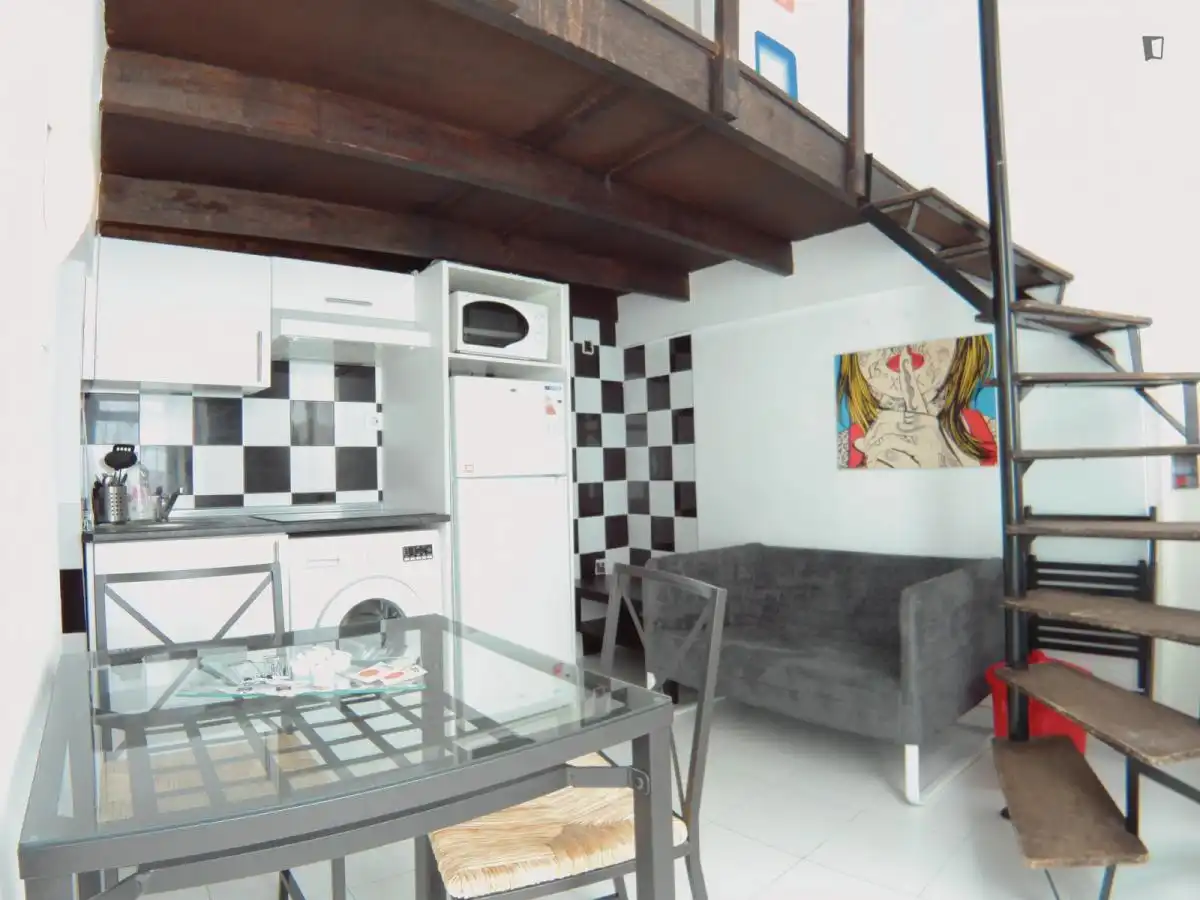 Estudi de lloguer a Valdeacederas