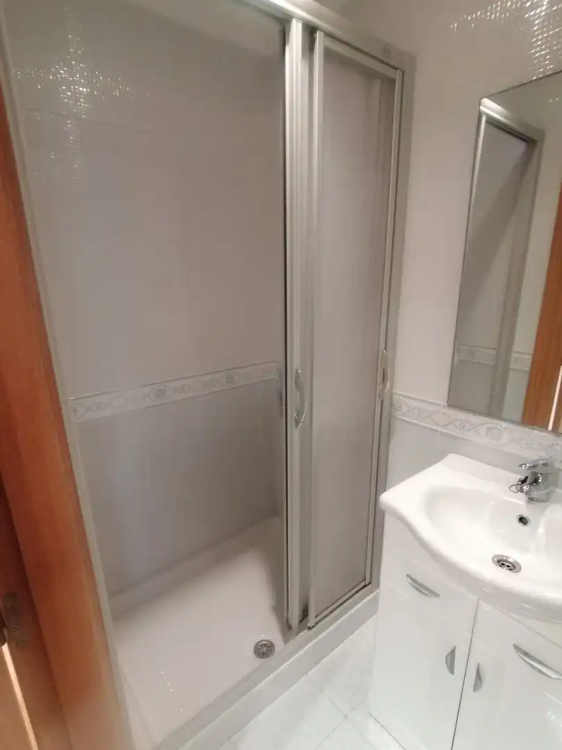 Baño de Piso de alquiler en Oeste