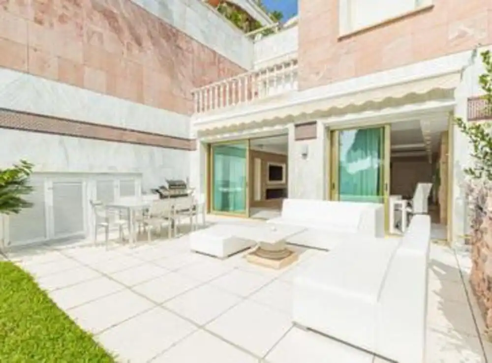 Terrasse von Erdgeschoss zur Miete in Marbella mit Klimaanlage, Privatgarten und Terrasse