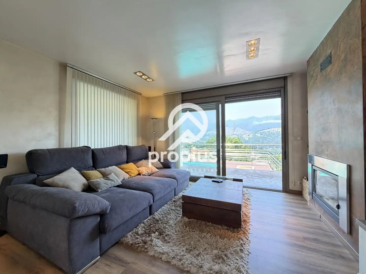 Sala de estar de Casa o chalet en venta en Cangas de Onís con Calefacción, Terraza y Trastero