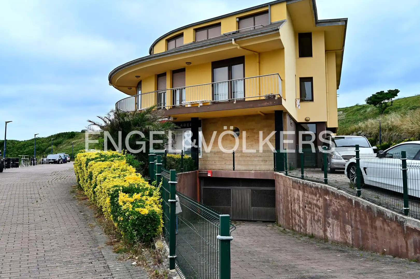 Vista exterior de Piso en venta en Miengo con Calefacción y Balcón