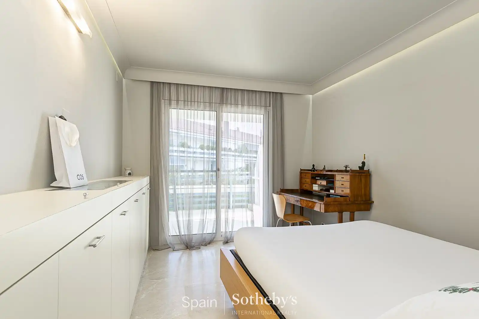 Bedroom of Apartments for sale in Sitges  with Air Conditioner, Storage room and Community pool