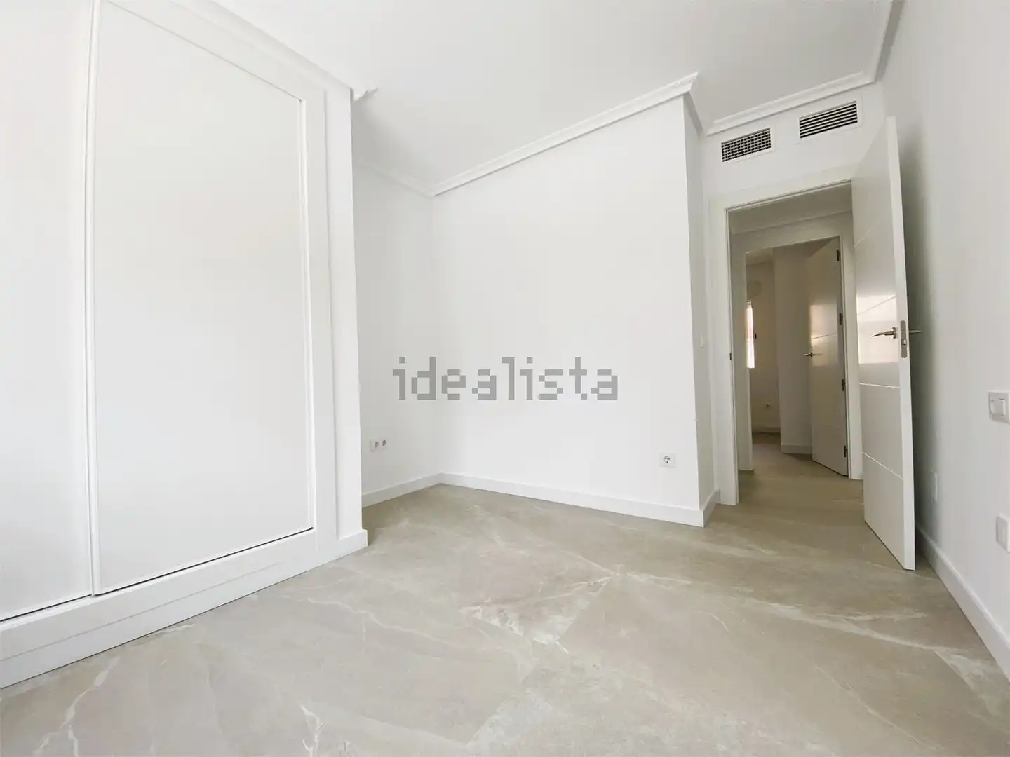 Dormitori de Casa o xalet en venda en Pilar de la Horadada amb Aire condicionat, Jardí privat i Terrassa