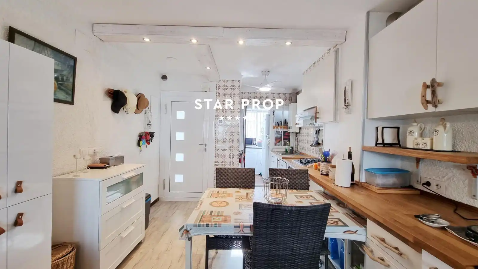 Kitchen of Flat for sale in Llançà  with Heating, Terrace and Storage room