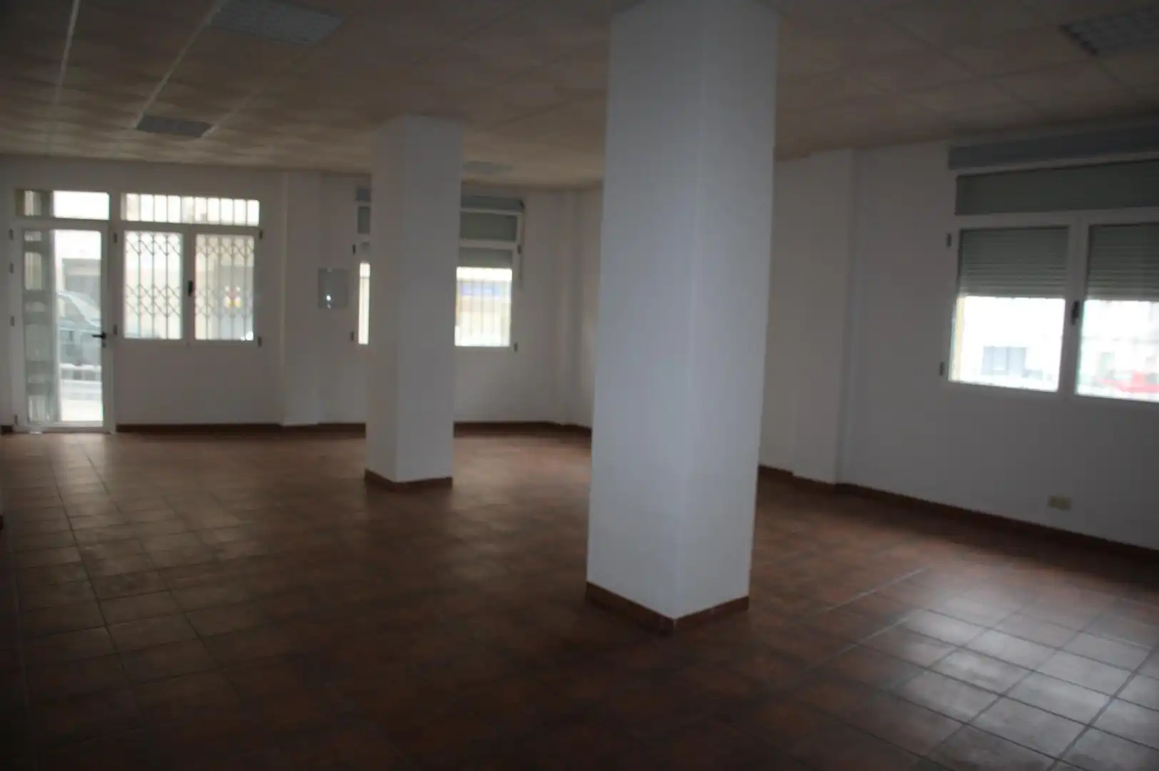 Local comercial en venda a Calle ALONSO MOMONROY, imagen 2