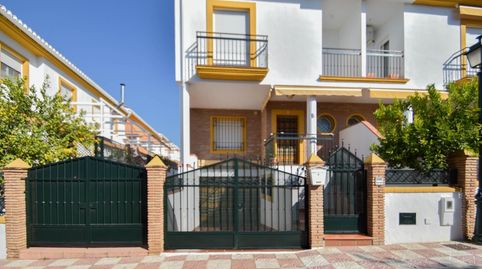SE VENDE MAGNÍFICA CASA EN CÁJAR, UBICADA EN EXCLUSIVA URBANIZACIÓN CERRADA