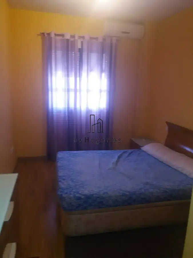 Dormitori de Apartament de lloguer en Badajoz amb Traster i Moblat