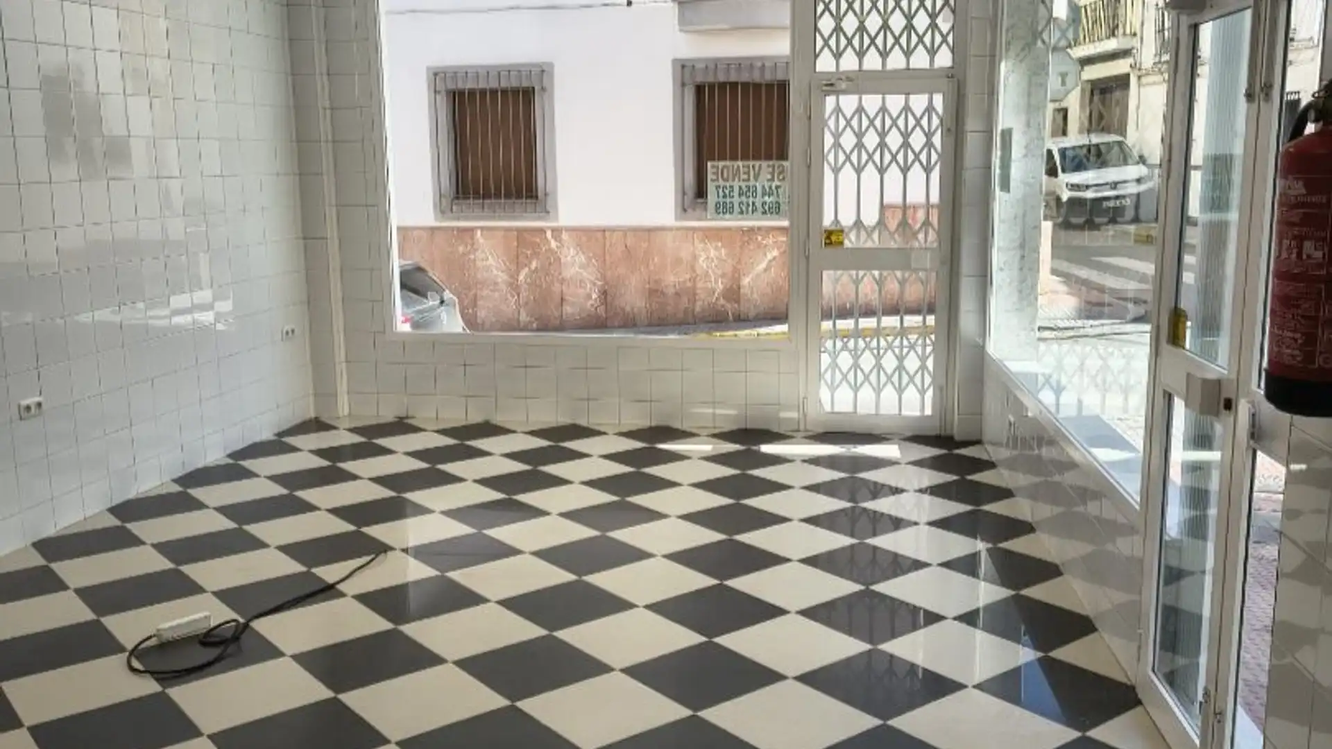 Local en venda en Lucena amb Aire condicionat