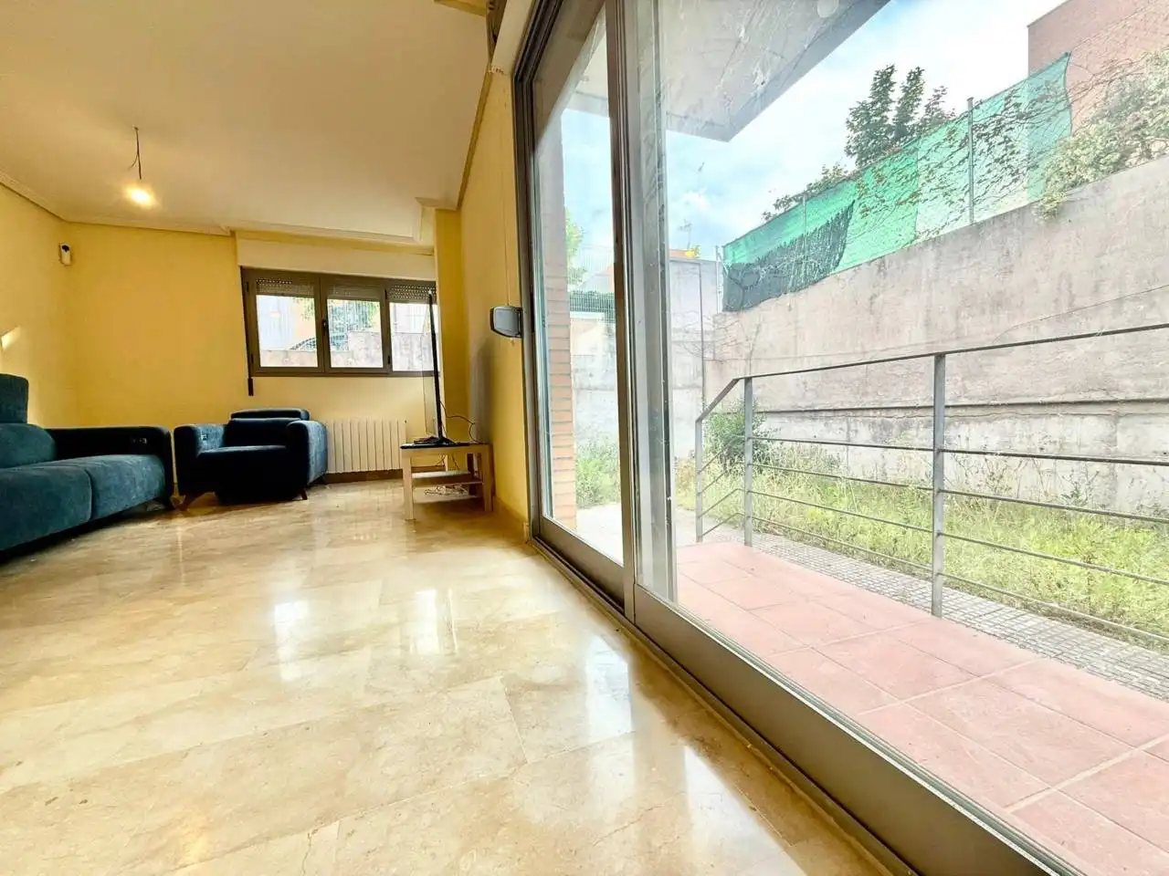 Casa adosada en venta en Bargas con Calefacción, Jardín privado y Alarma