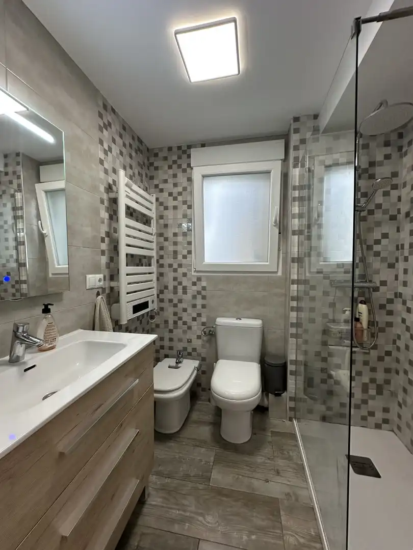 Baño de Piso en venta en Ontinyent con Aire acondicionado, Calefacción y Amueblado