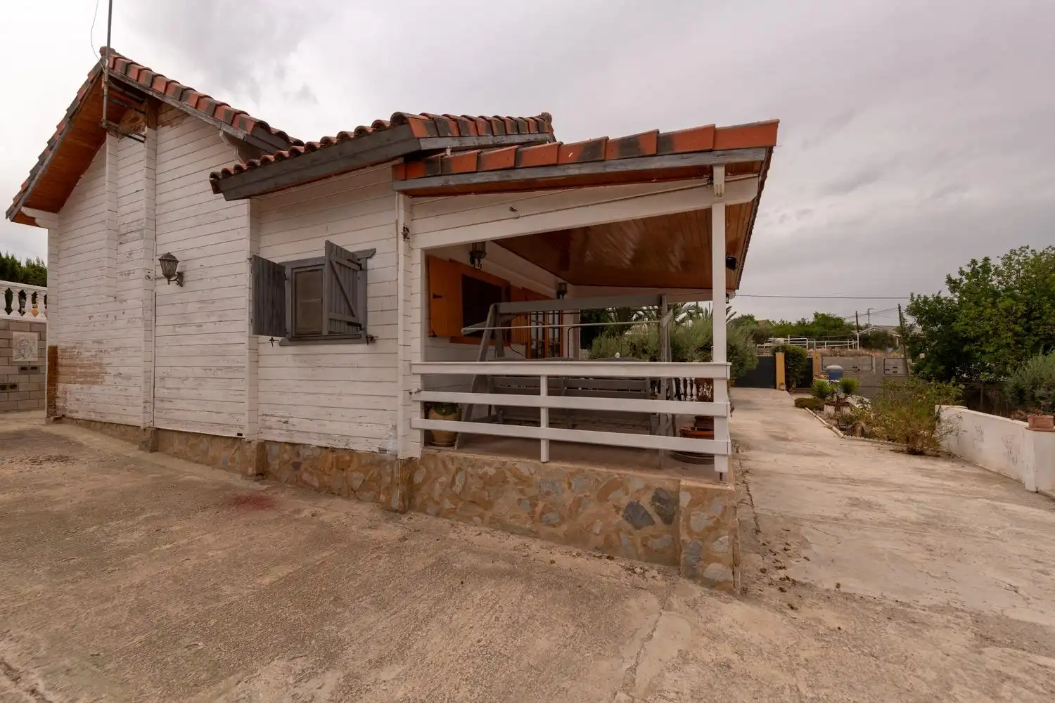 Vista exterior de Casa o xalet en venda en Alicante / Alacant amb Aire condicionat, Calefacció i Jardí privat