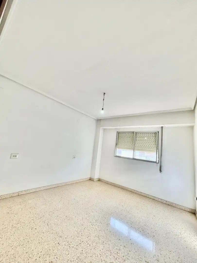 Piso en venta en Valencia con Balcón