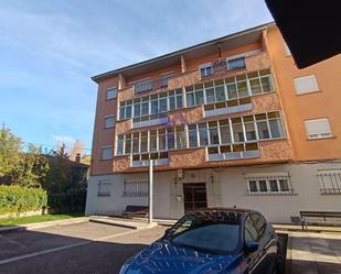 Exterior view of Flat for sale in La Pola de Gordón   with Heating, Parquet flooring and Terrace