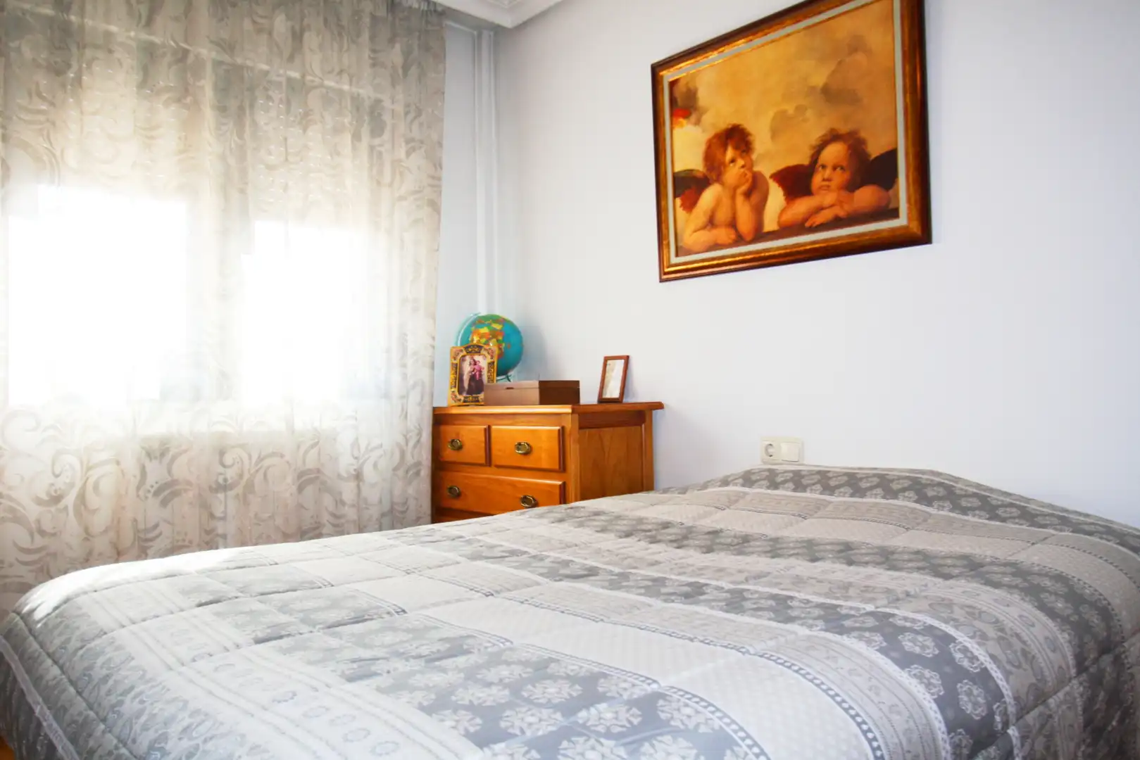 Habitación de Casa adosada en venta en Albacete con Aire acondicionado, Calefacción y Terraza