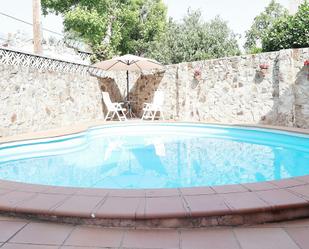 Piscina de Casa o xalet en venda en Cerdanyola del Vallès amb Aire condicionat, Calefacció i Jardí privat