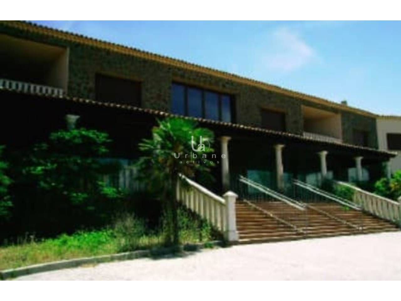 Exterior view of Building for sale in Belmonte