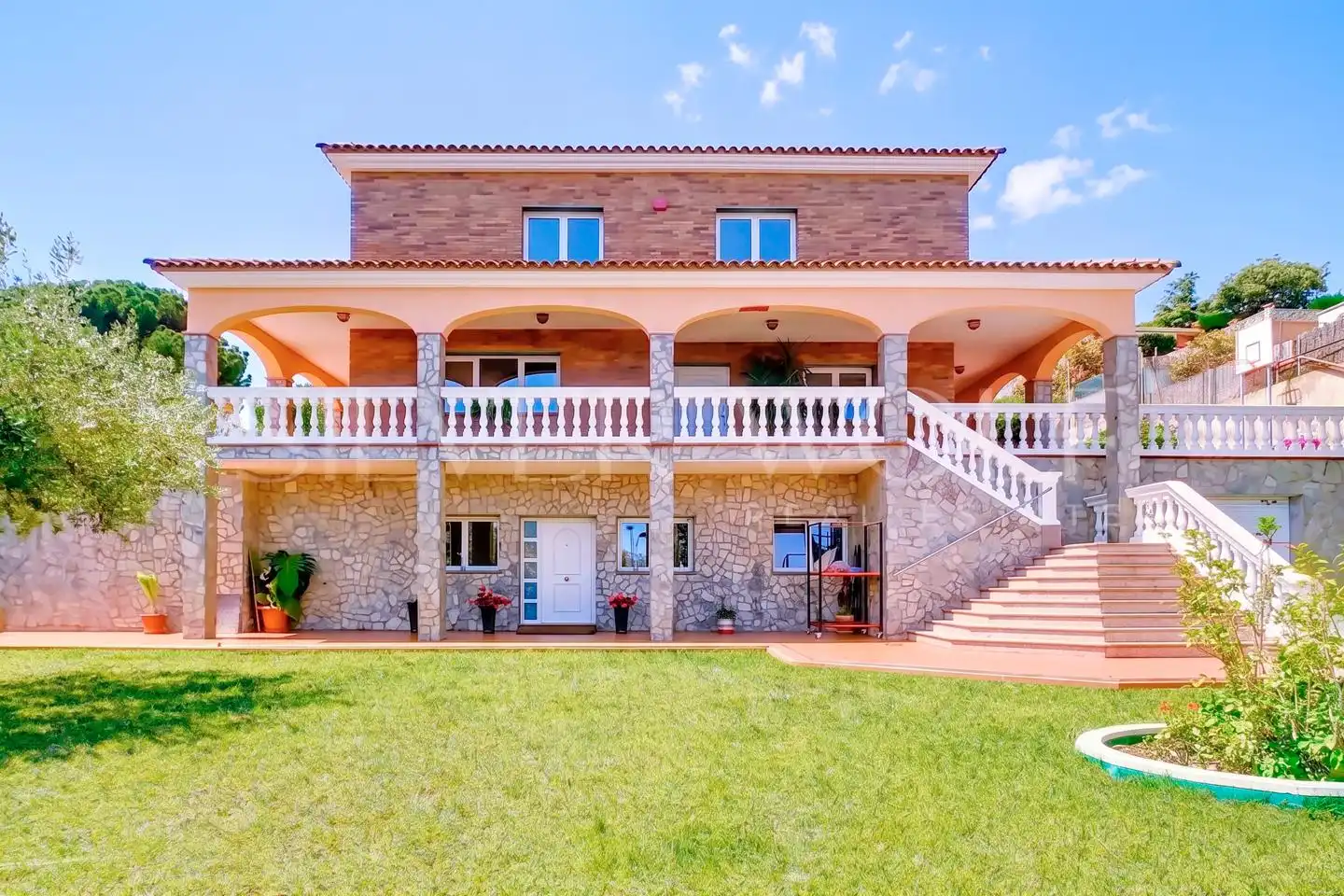 Exterior view of Houses for sale in Badalona  with Air Conditioner, Heating and Private garden