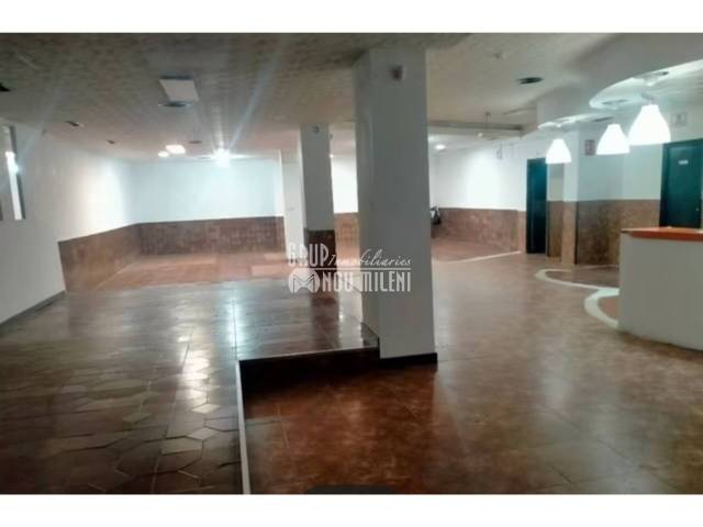 Local comercial en Alquiler en Luis Vives en Silla