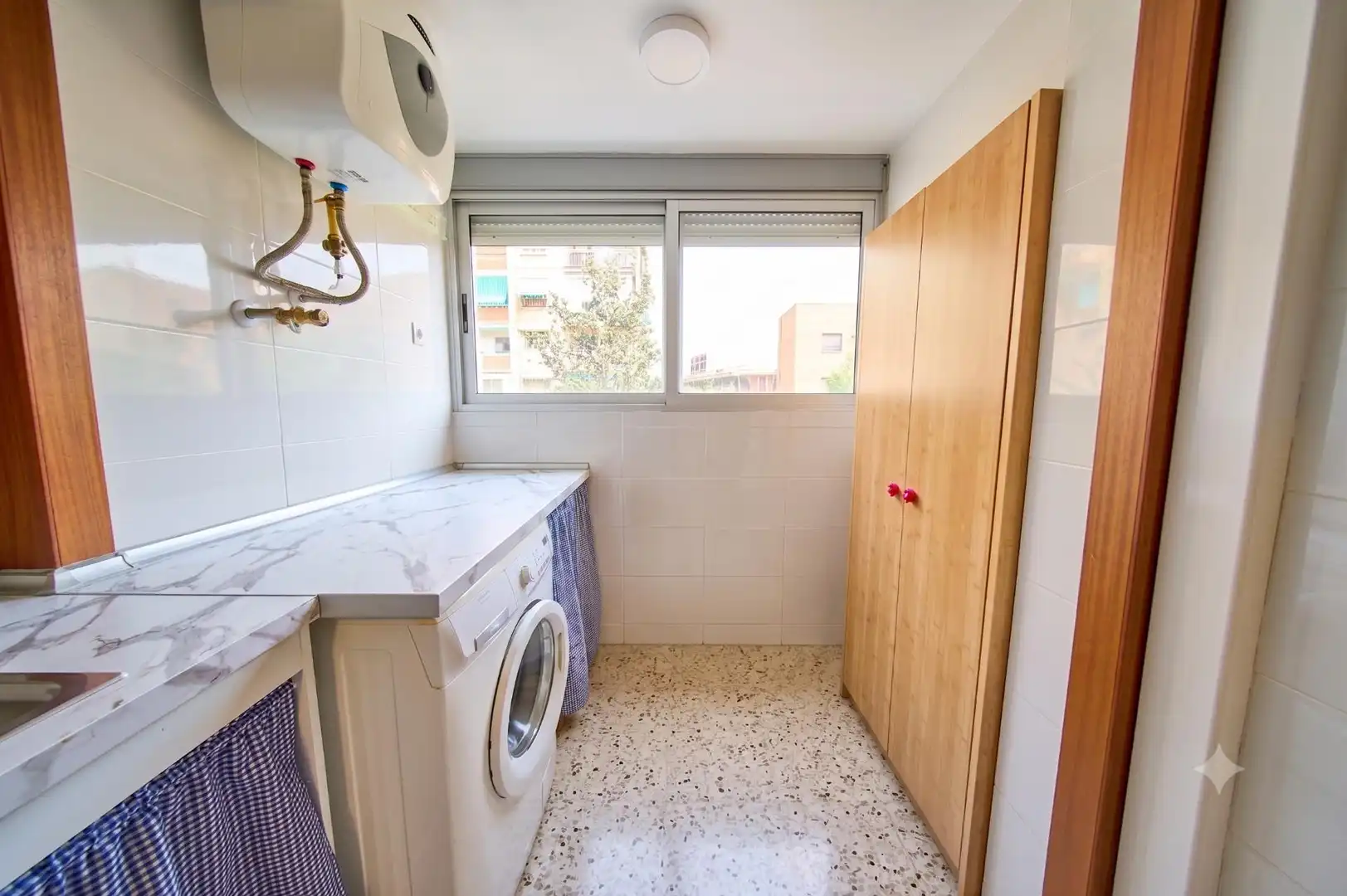 Cuina de Pis en venda en Granada amb Aire condicionat, Calefacció i Terrassa