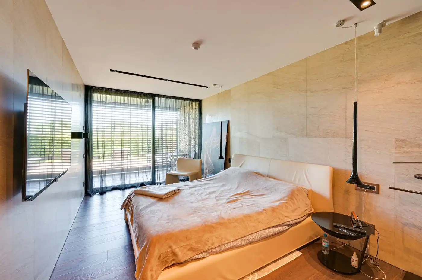 Schlafzimmer von Haus oder Chalet zum Verkauf in Lloret de Mar mit Klimaanlage, Heizung und Privatgarten