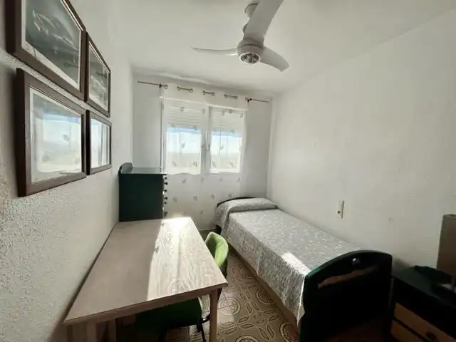 Habitación de Apartamento de alquiler en Benicasim / Benicàssim con Terraza y Trastero