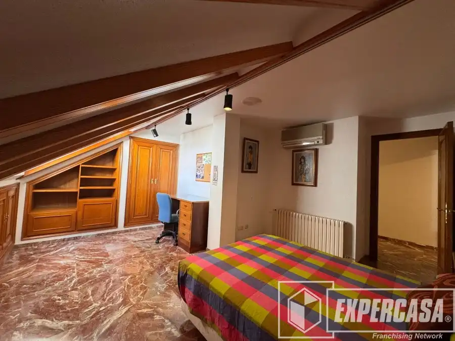 Habitación de Casa o chalet en venta en Burjassot con Aire acondicionado, Calefacción y Terraza