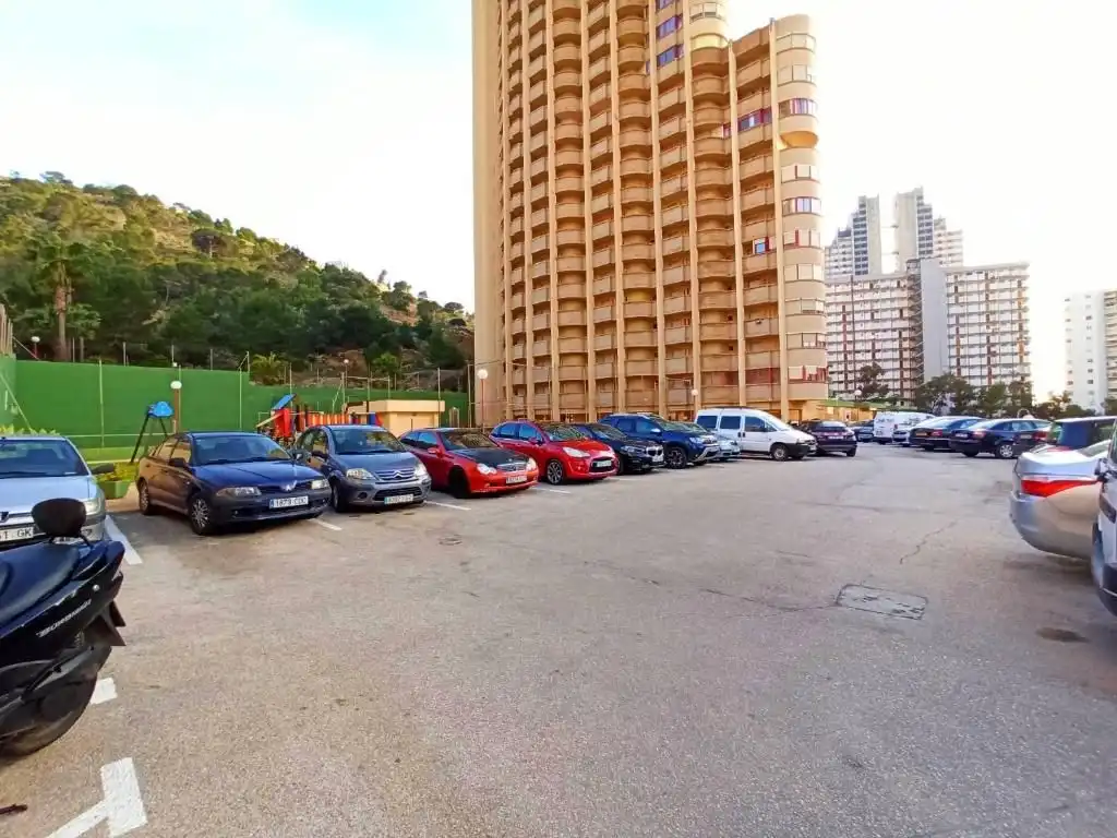 Parkplatz von Wohnungen zum Verkauf in Benidorm mit Privatgarten, Möbliert und Gemeinschaftspool