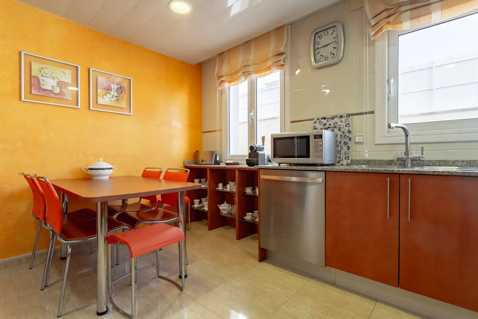 Cocina de Casa adosada en venta en Torredembarra con Aire acondicionado, Calefacción y Jardín privado