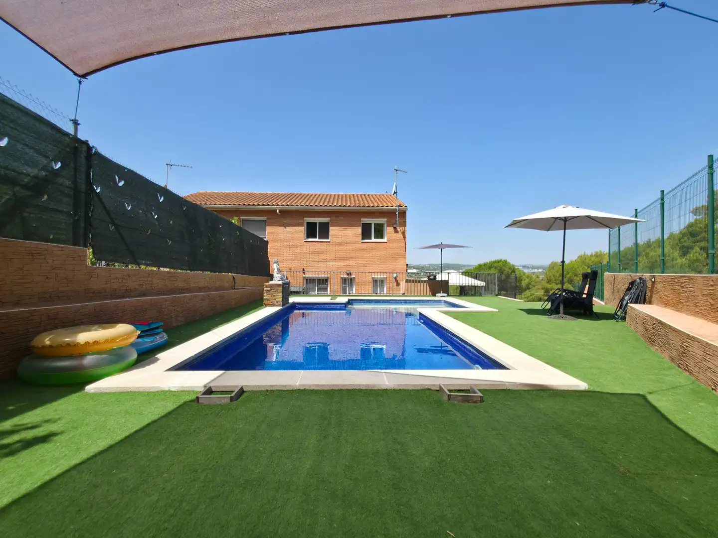Piscina de Casa o chalet en venta en Abrera con Aire acondicionado, Calefacción y Jardín privado