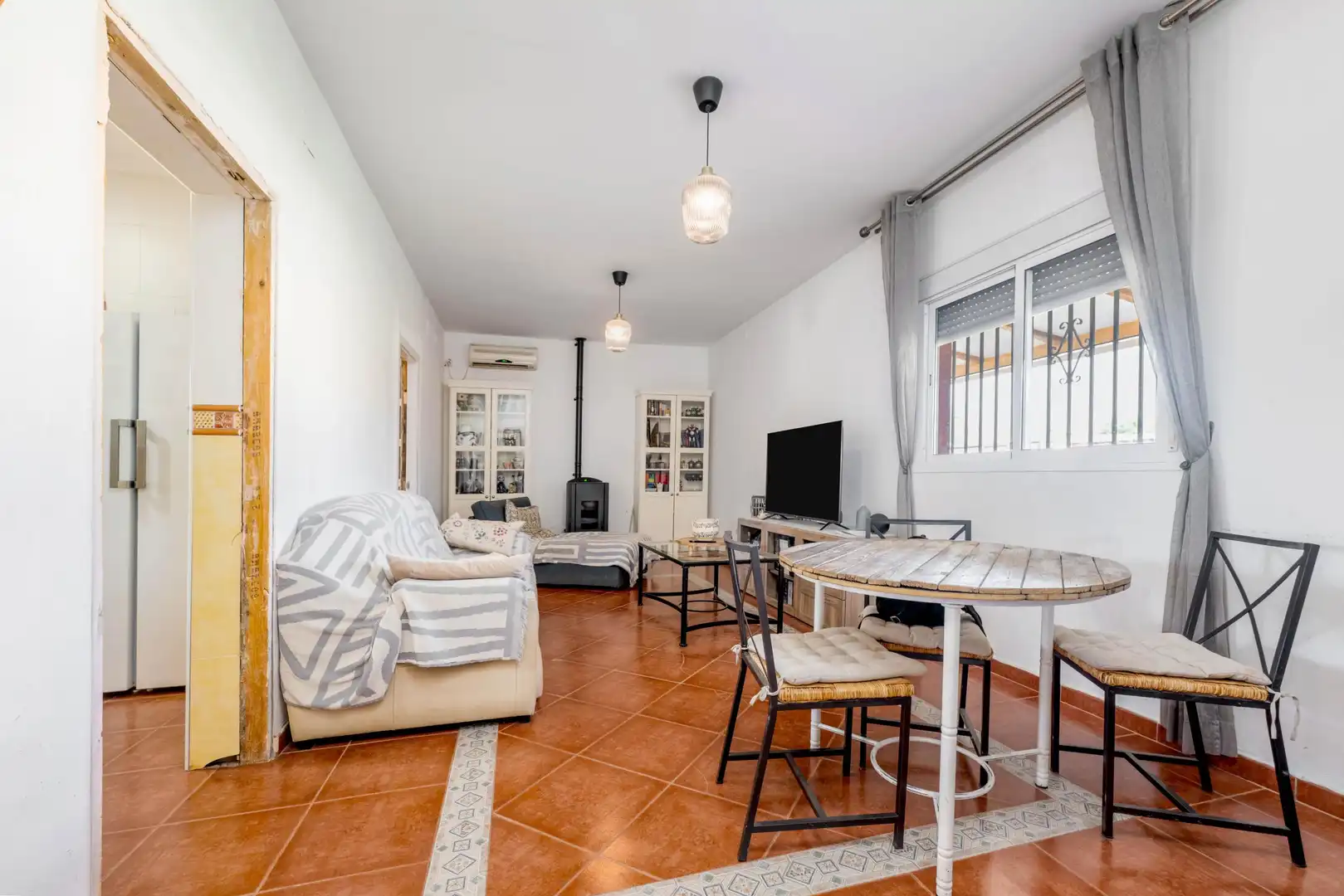 Living room of Houses for sale in La Rinconada  with Air Conditioner, Heating and Private garden
