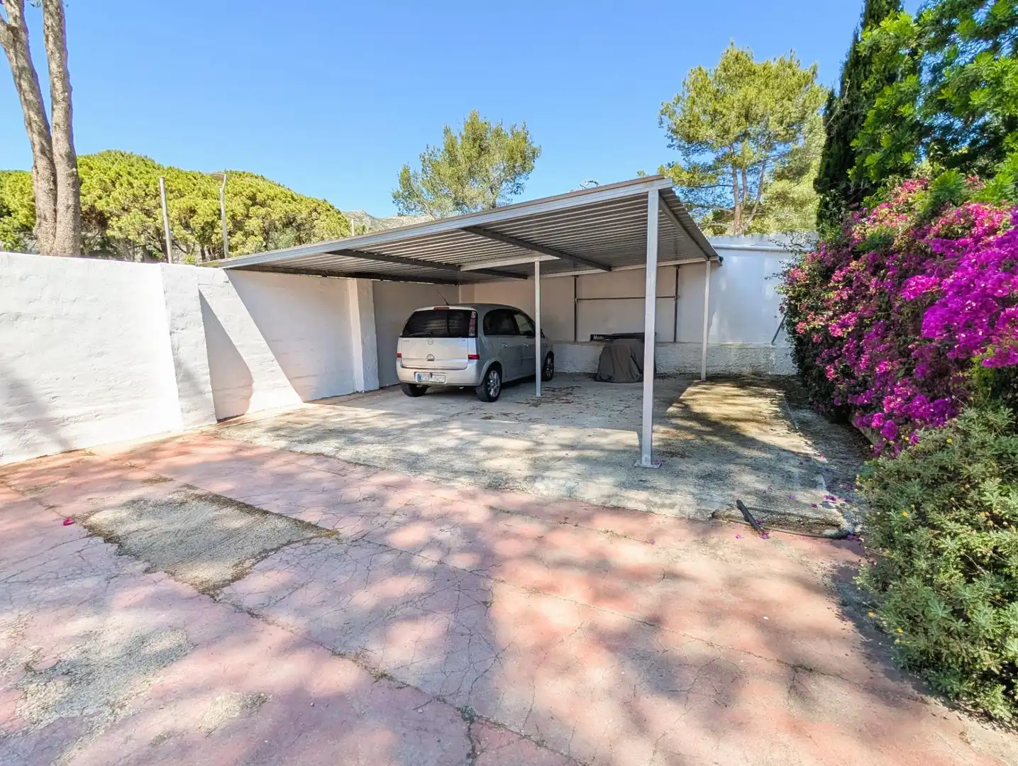 Aparcament de Casa o xalet en venda en Gandia amb Aire condicionat, Jardí privat i Terrassa