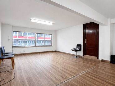 Office space with lift to rent in Calle Nicolás Salmerón