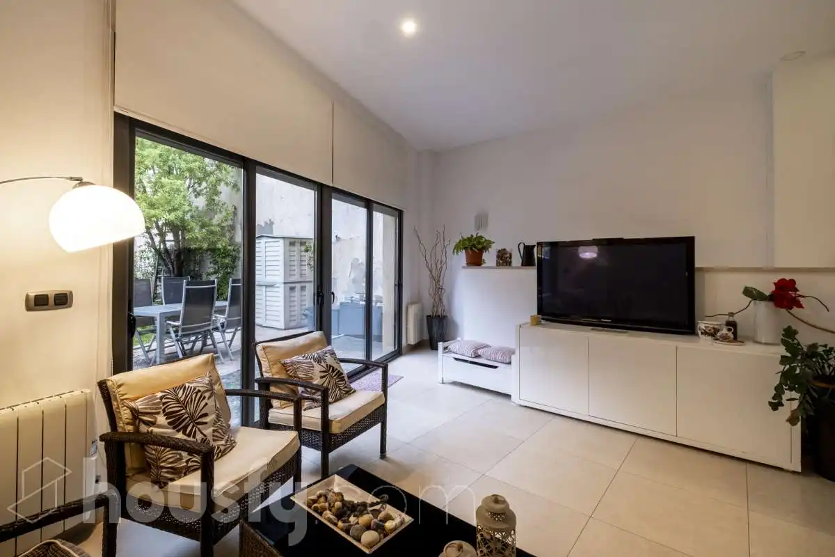 Sala de estar de Casa o chalet en venta en Barcelona con Aire acondicionado, Calefacción y Jardín privado