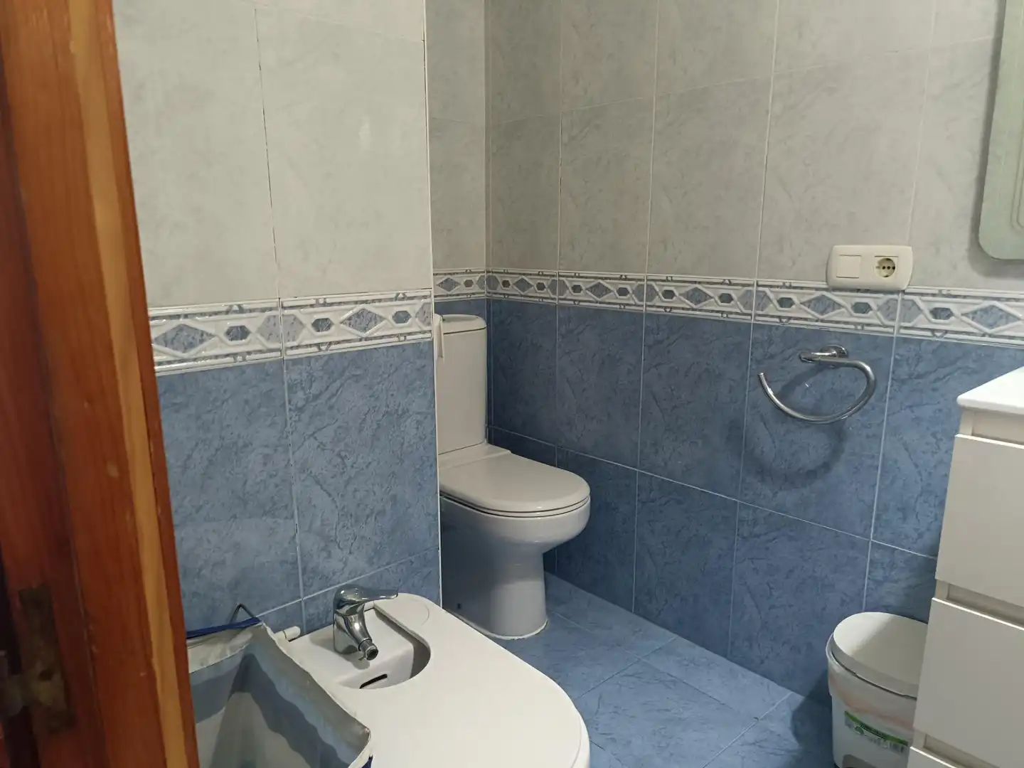 Bathroom of Apartments for rent in Almería  with Heating, Terrace and Furnished