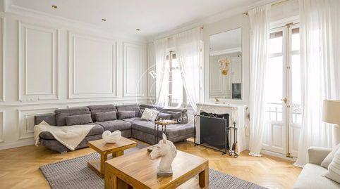 Madrid  Centro  Exclusivo piso de diseño contemporáneo con 2 dormitorios, 2 baños y acabados de lujo en edificio clásico, imatge 2