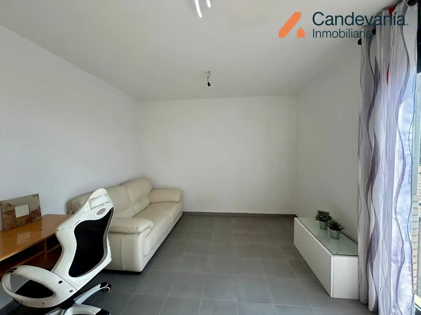 Sala d'estar de Casa adosada en venda en San Mateo de Gállego amb Aire condicionat, Calefacció i Jardí privat