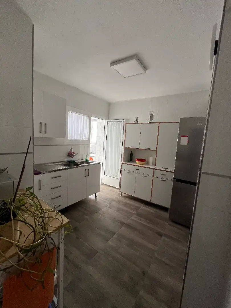 Flat with terrace to rent in Calle Luz Casanova 3, imagen 3